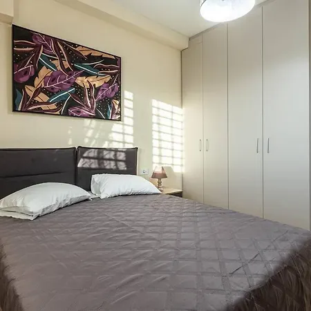 Nikolas Apartment *